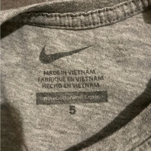 Nike Girls' Grey Logo Tee & Pink Athletic Shorts Set Size 5/6 - Picture 10 of 12